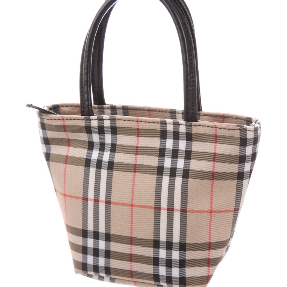 Burberry MINI TOTE ❤️❤️❤️